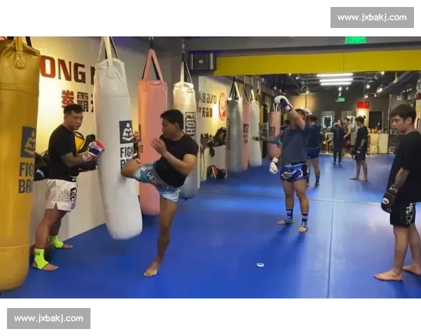 震撼泰拳实战对决集锦高手硬碰硬比赛视频全解析精彩瞬间深度解读